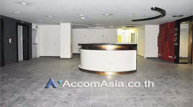 8  Office Space For Rent in Silom ,Bangkok BTS Surasak at Double A tower AA11174